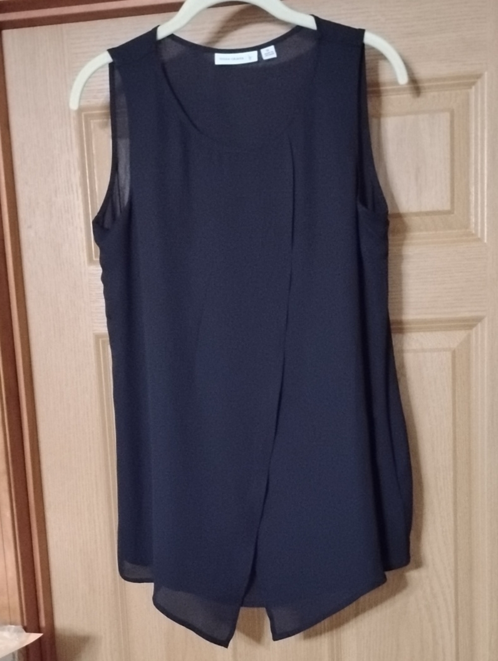 Susan Graver Black Sleeveless Flyaway U Neckline Top Sz 12